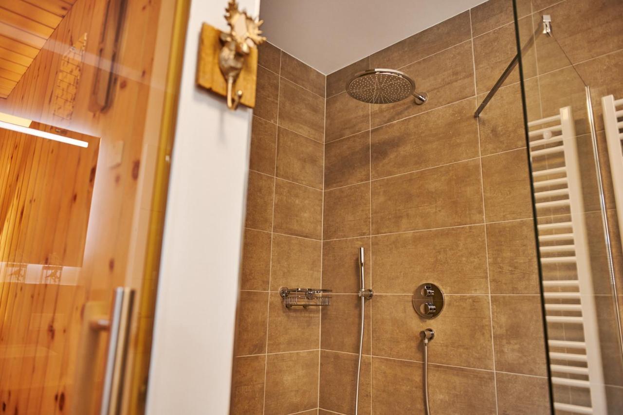 Die Tauplitz Lodges - Adler Auszeit Lodge D6 By Aa Holiday Homes ภายนอก รูปภาพ